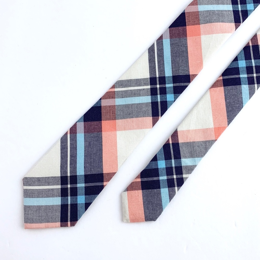 Men’s Slim Navy & Coral Plaid Necktie - Picture 3 of 3